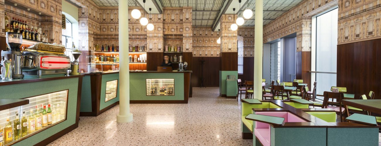 Cover Bar Luce
